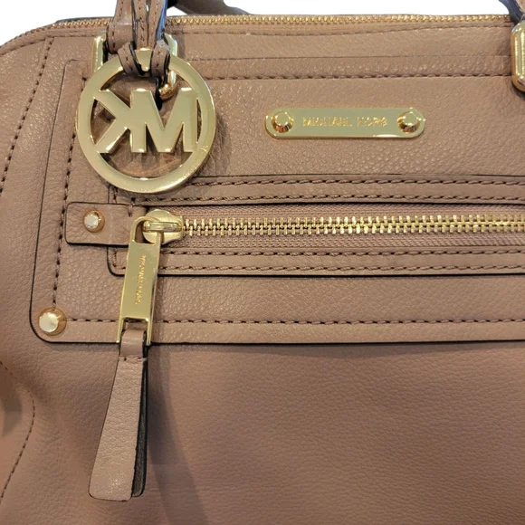 LIKE NEW | Michael Kors | Gilmore Satchel with Crossbody Strap | Putty - Picture 7 of 16